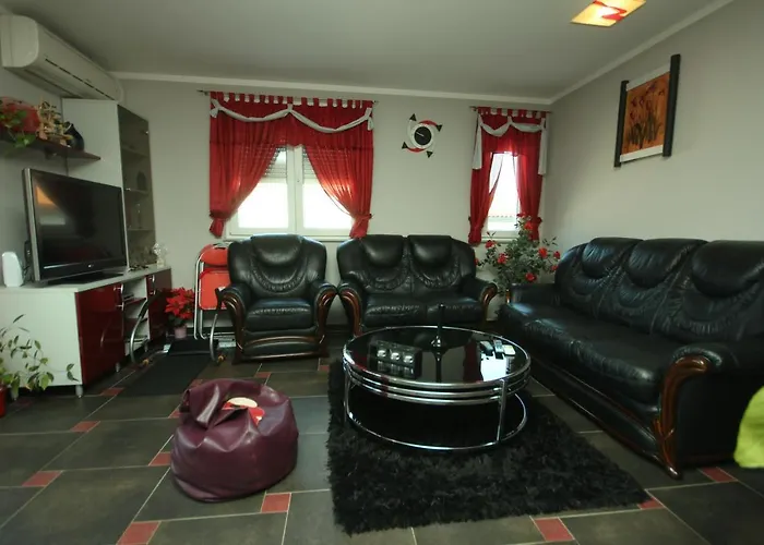 With A Parking Space - 7034 Apartman Pula