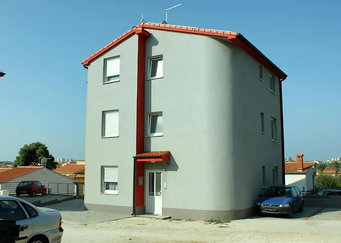 With A Parking Space - 7034 Apartman Pula