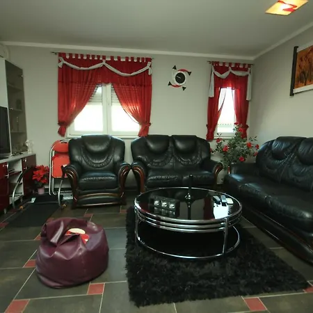 With A Parking Space - 7034 Lägenhet Pula