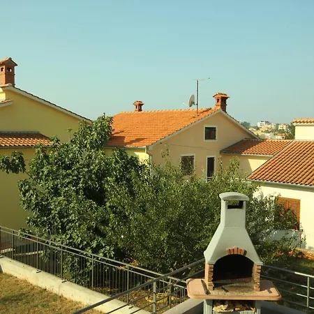 With A Parking Space - 7034