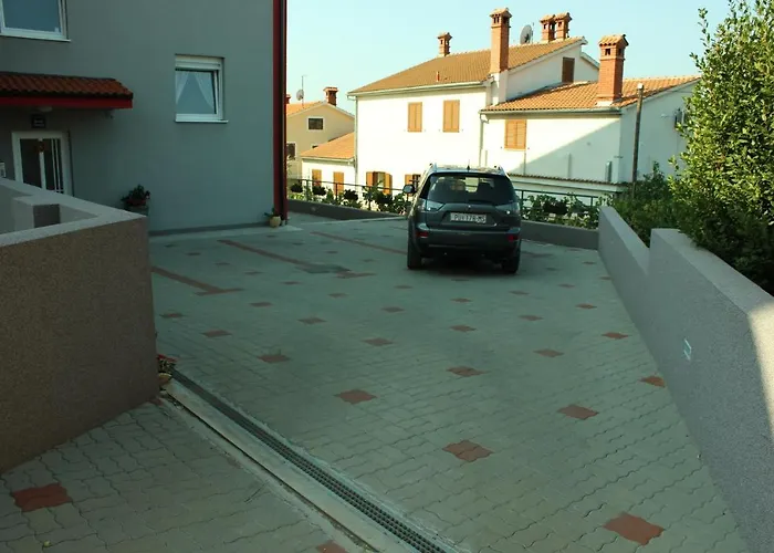 With A Parking Space - 7034 Appartement Pula