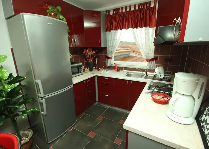 Appartement With A Parking Space - 7034 Pula