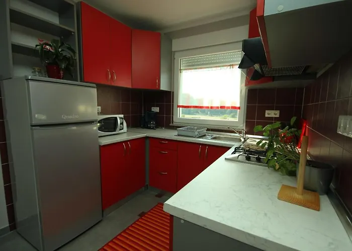 Apartment With A Parking Space - 7034 Pula